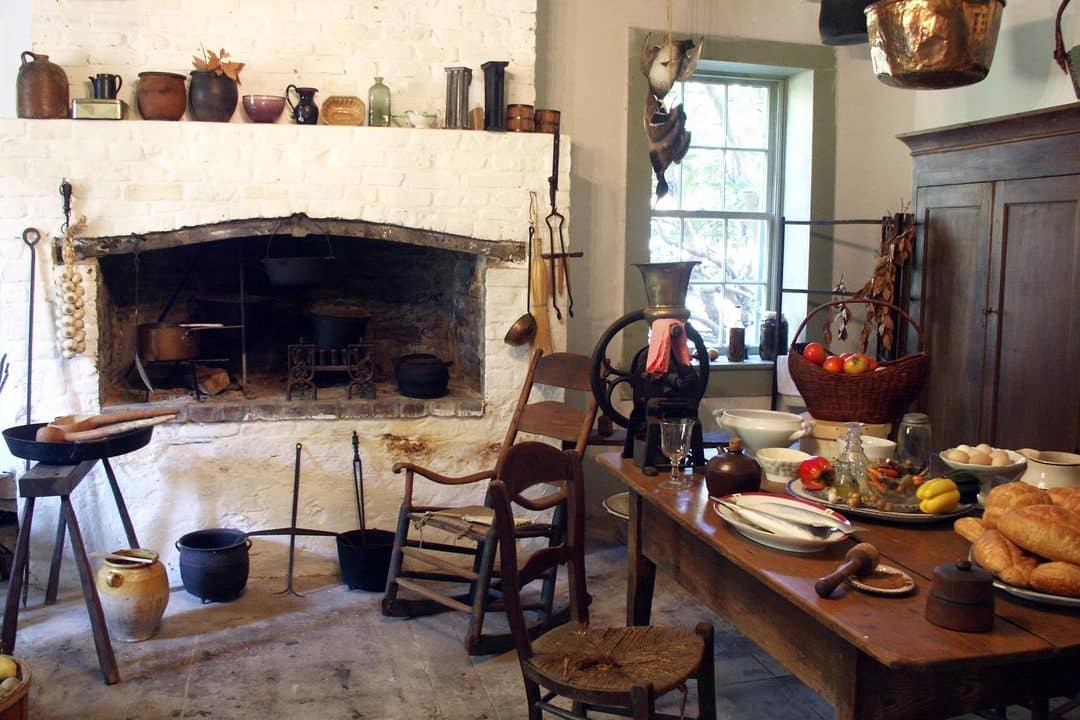1700s kitchen