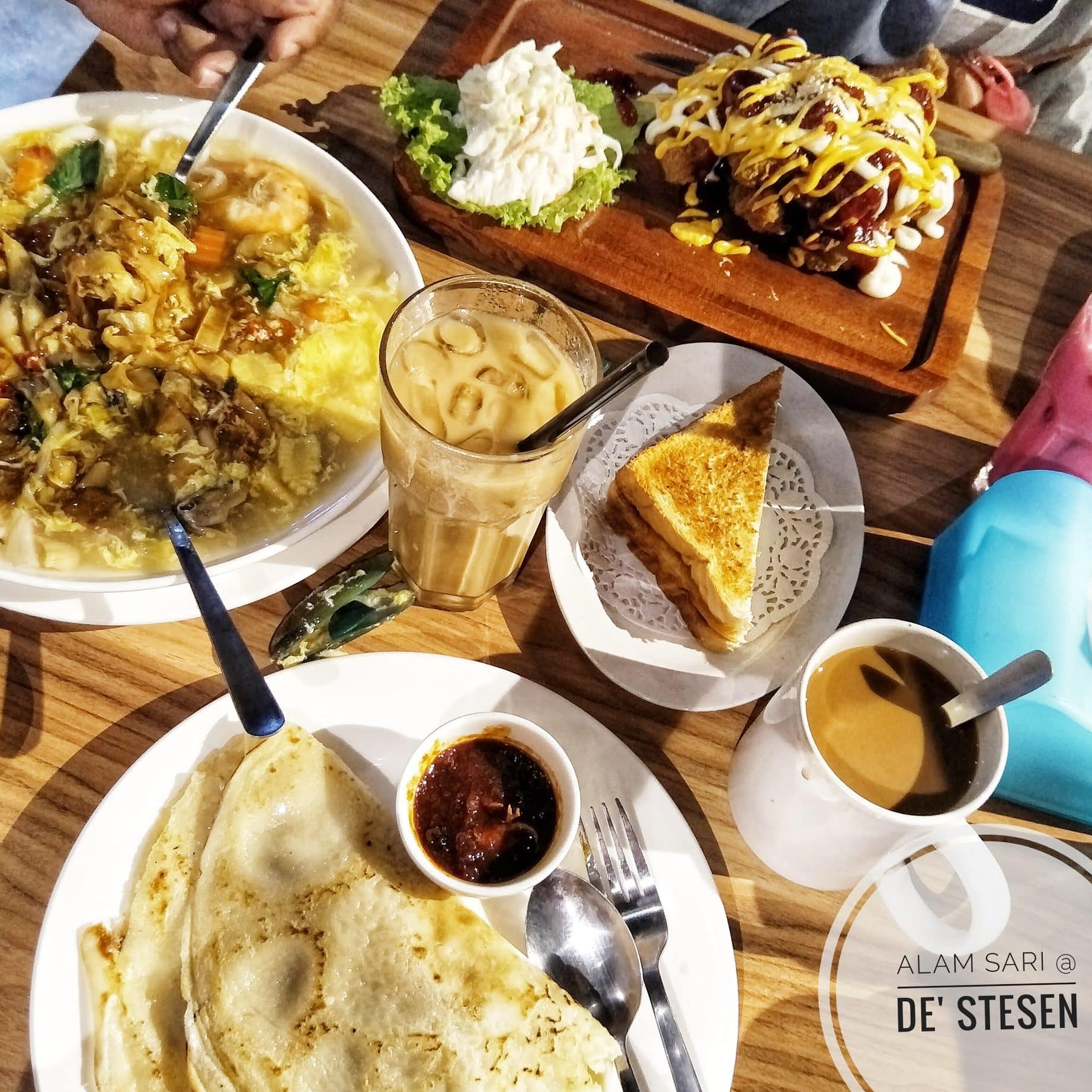 kedai makan di stesen