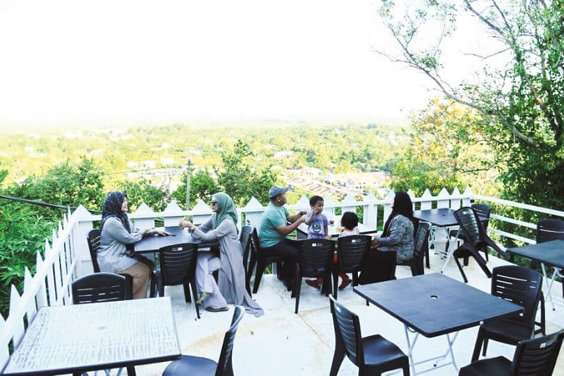 restoran atas bukit