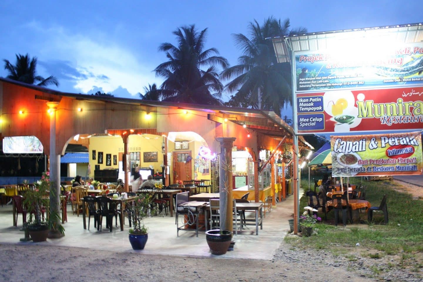 Restoran Capati Tepi Sungai 1 restoran capati tepi sungai