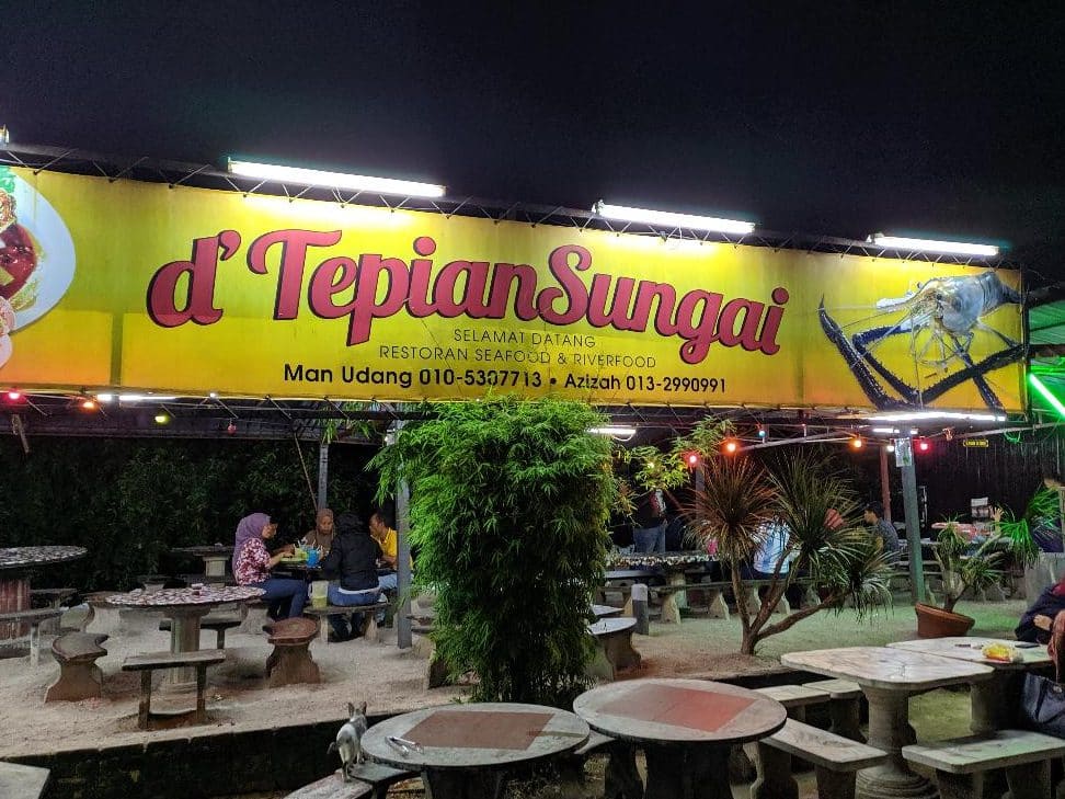 seafood tepian sungai
