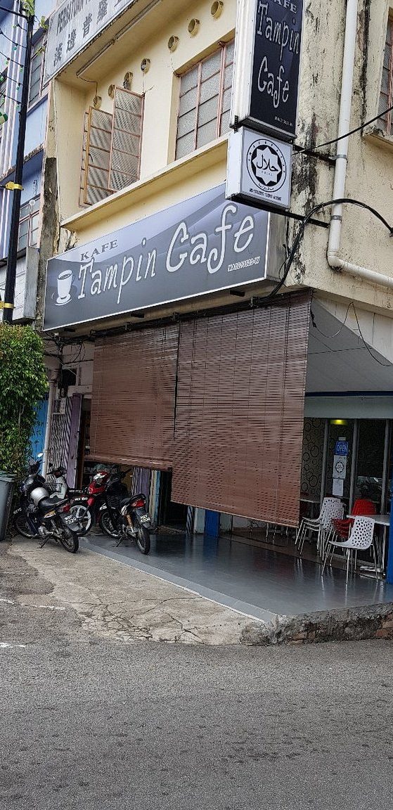 tampin town cafe