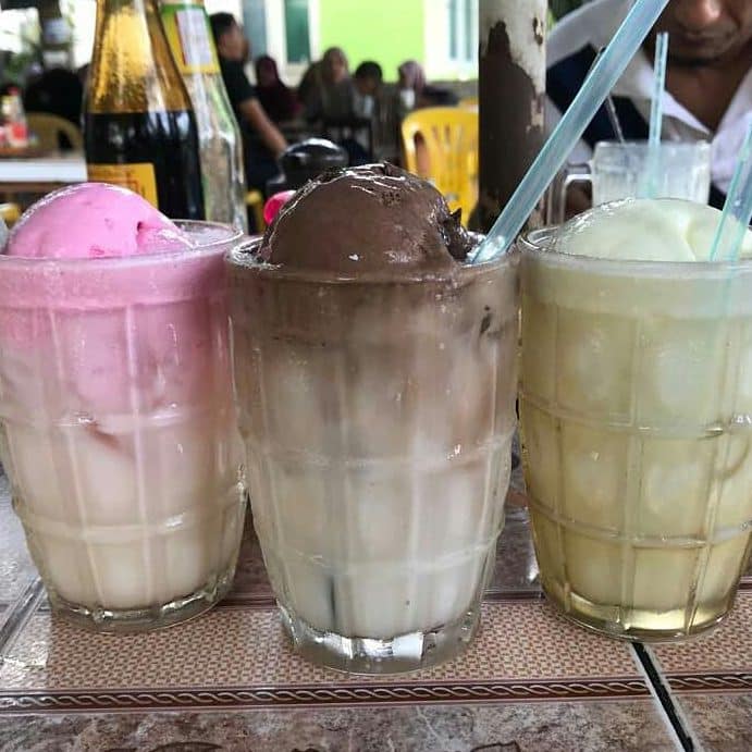 Warung Kurnia Ibu Baru Coconut Shake 1 warung kurnia ibu baru coconut shake